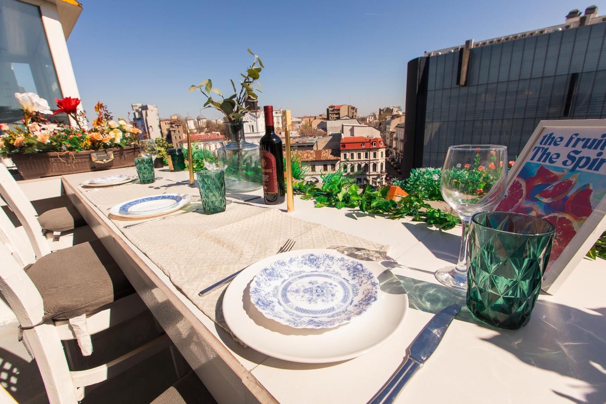 Old Town Apartment With Amazing View From The Balcony Bucureşti Eksteriør bilde