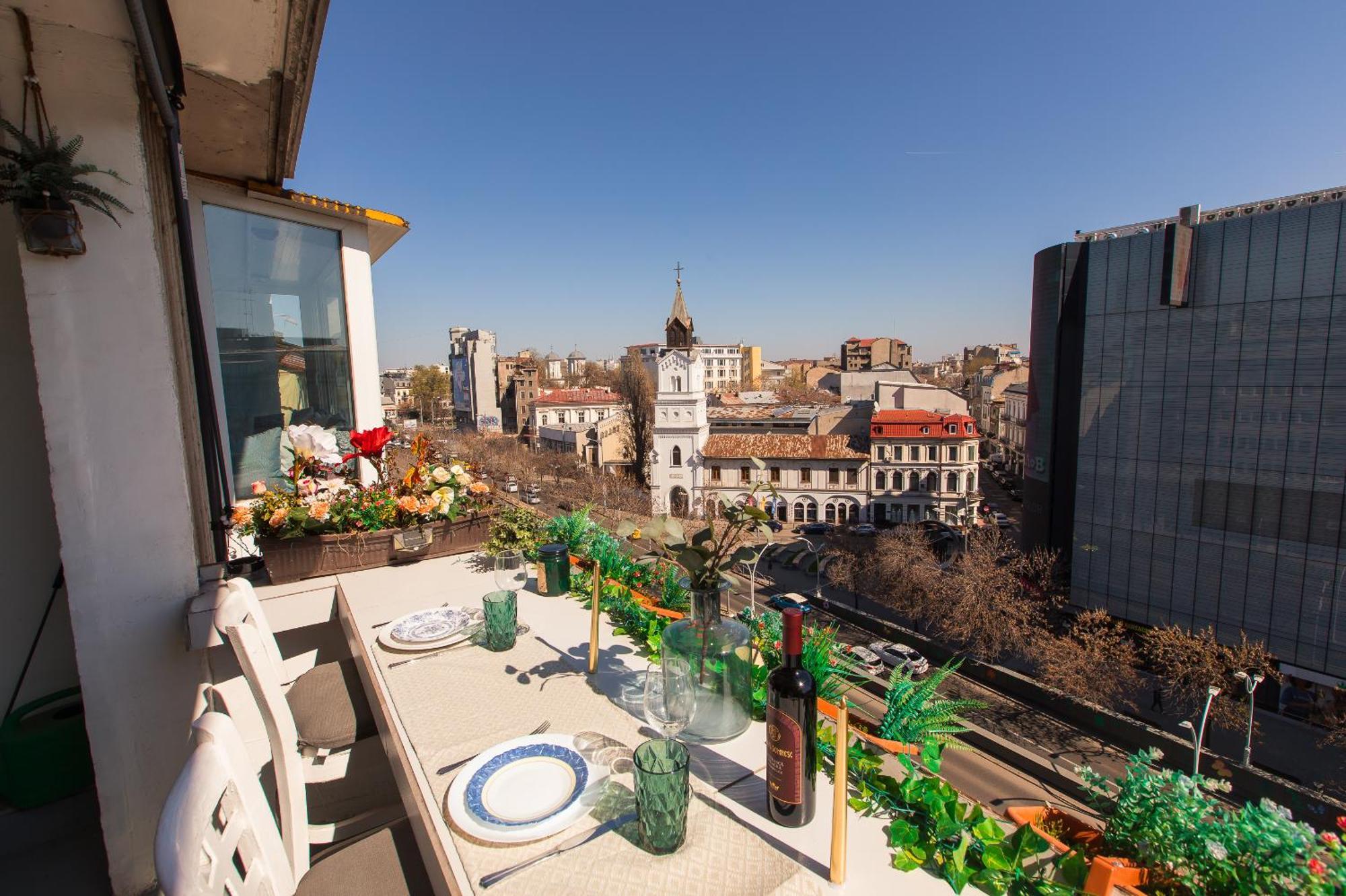Old Town Apartment With Amazing View From The Balcony Bucureşti Eksteriør bilde