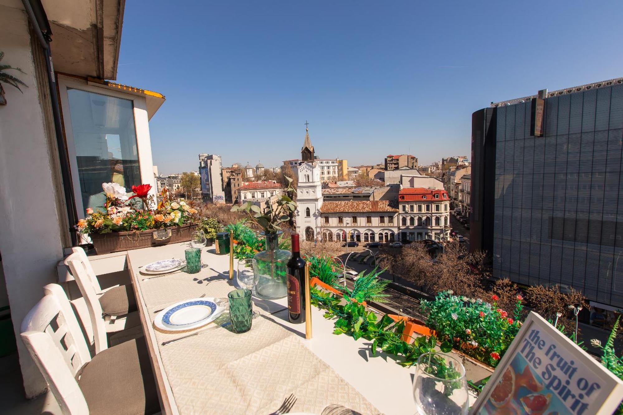 Old Town Apartment With Amazing View From The Balcony Bucureşti Eksteriør bilde
