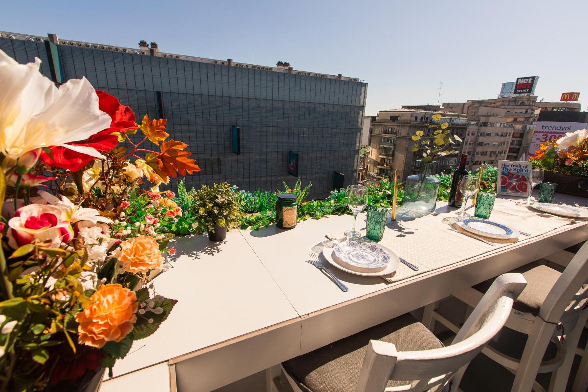 Old Town Apartment With Amazing View From The Balcony Bucureşti Eksteriør bilde