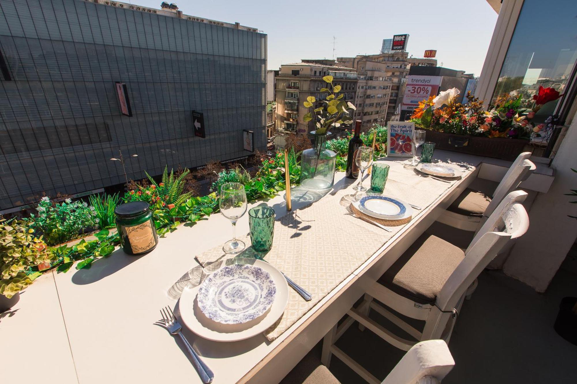 Old Town Apartment With Amazing View From The Balcony Bucureşti Eksteriør bilde